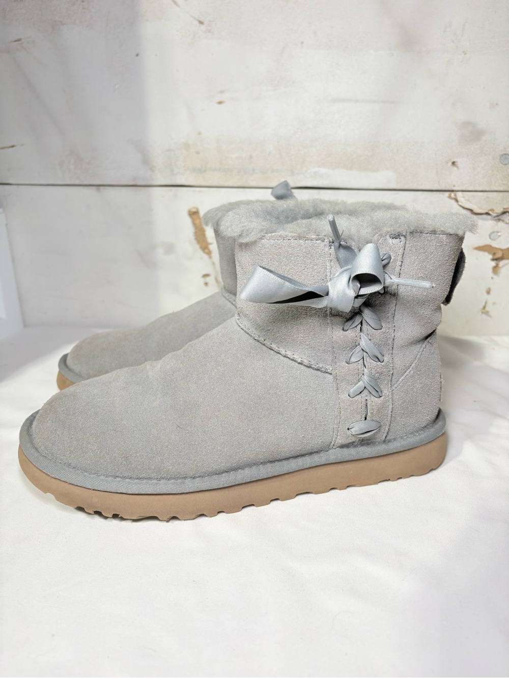 UGG Classic Lace Mini Boots Grey Corset Bow Women's Size 8 Fall Winter Shoes